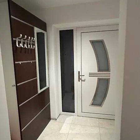 Haus Edelweiss * تارينز